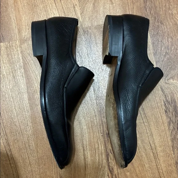 Magnanni Black Pebble Grain Leather Square Toe Loafers - Size 11 MStyle #10643